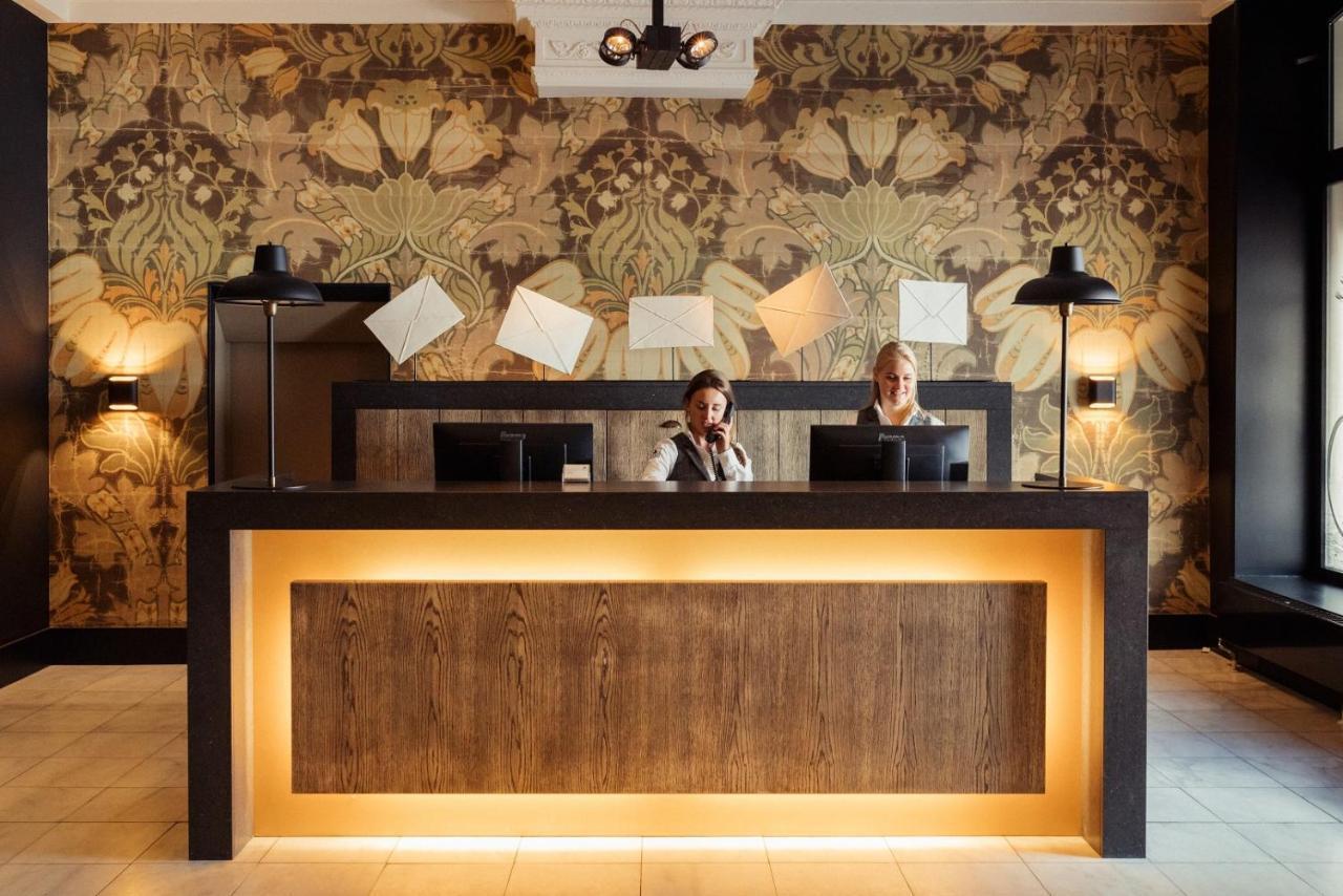 Post-Plaza Hotel & Grand Cafe レーワールデン エクステリア 写真